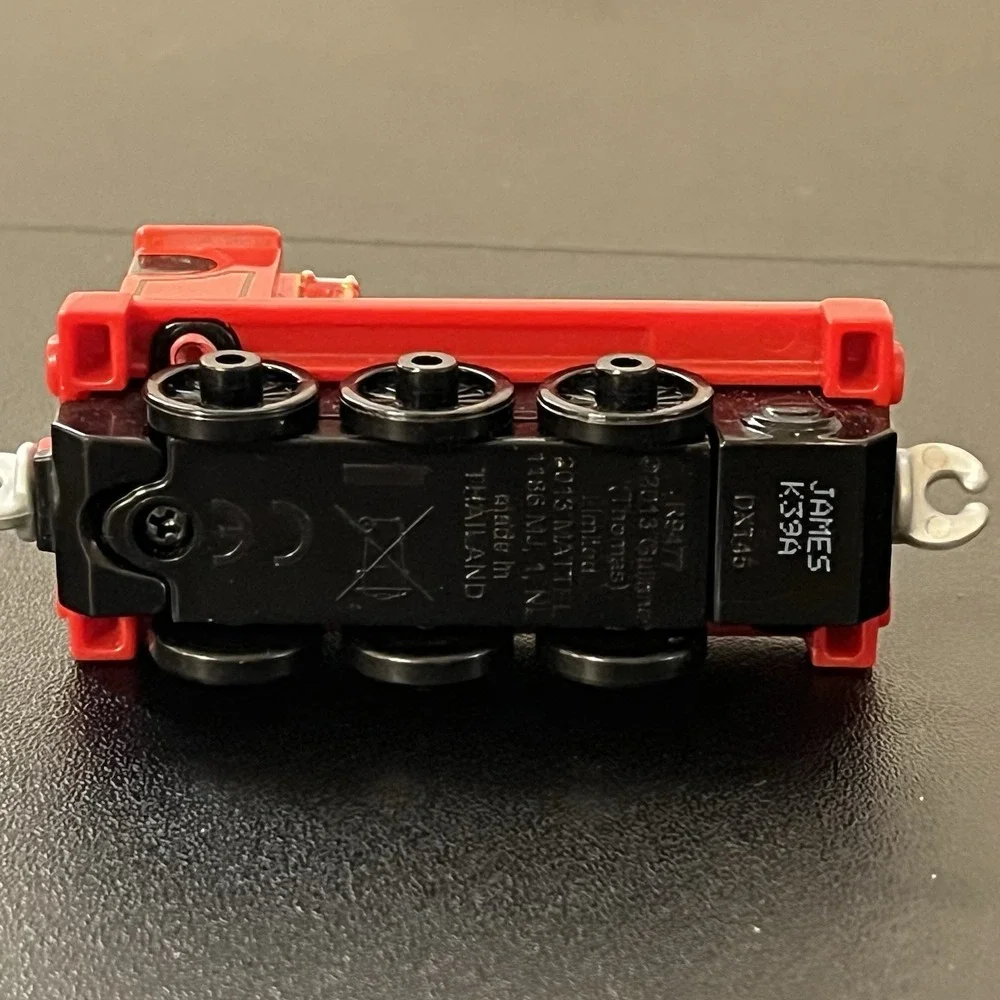 JAMES Thomas the Train and Friends Diecast 2013 Lights Up & Talks Mattel Red Car